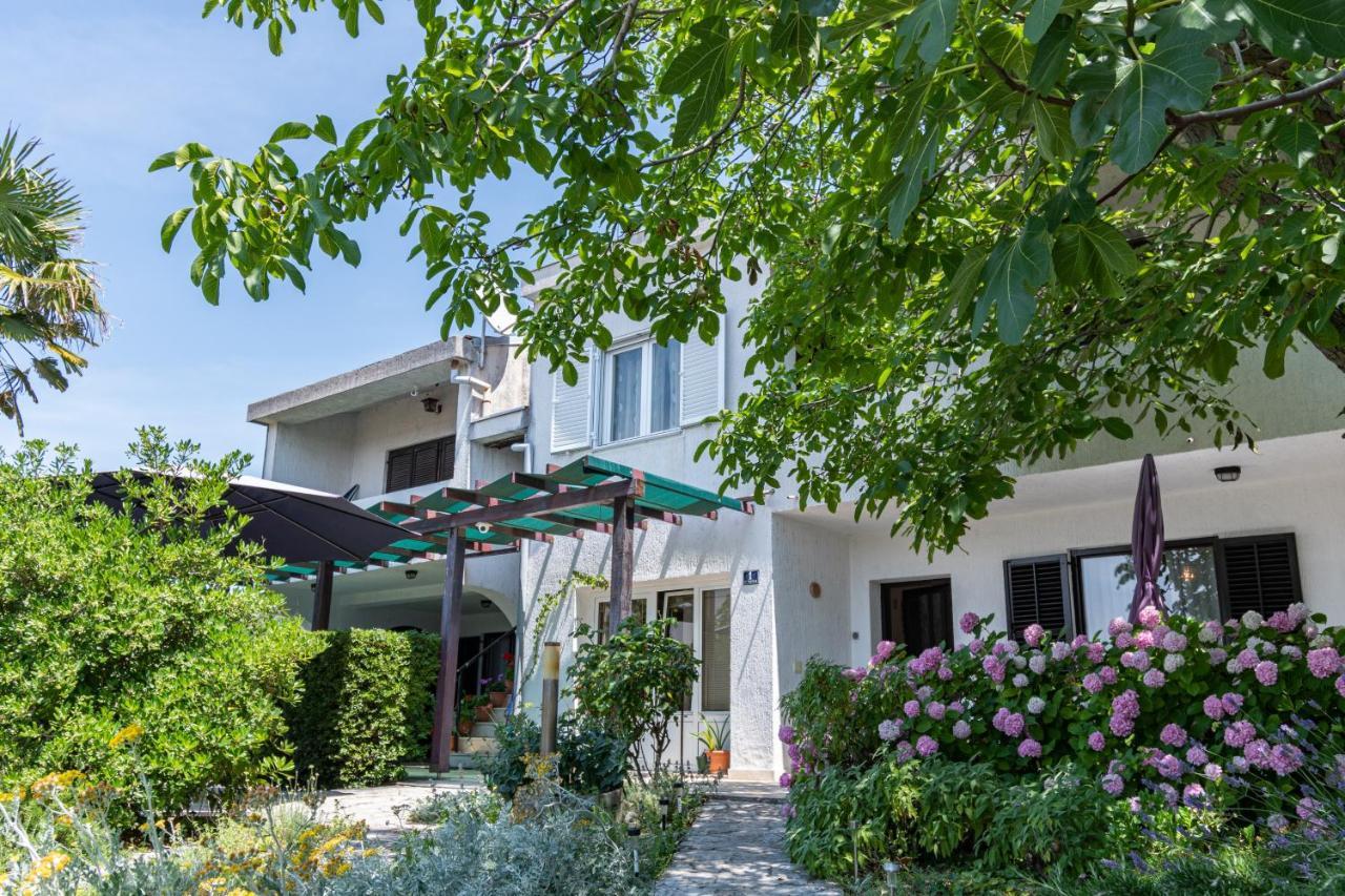 Apartments By The Sea Punat, Krk - 5351 Bagian luar foto