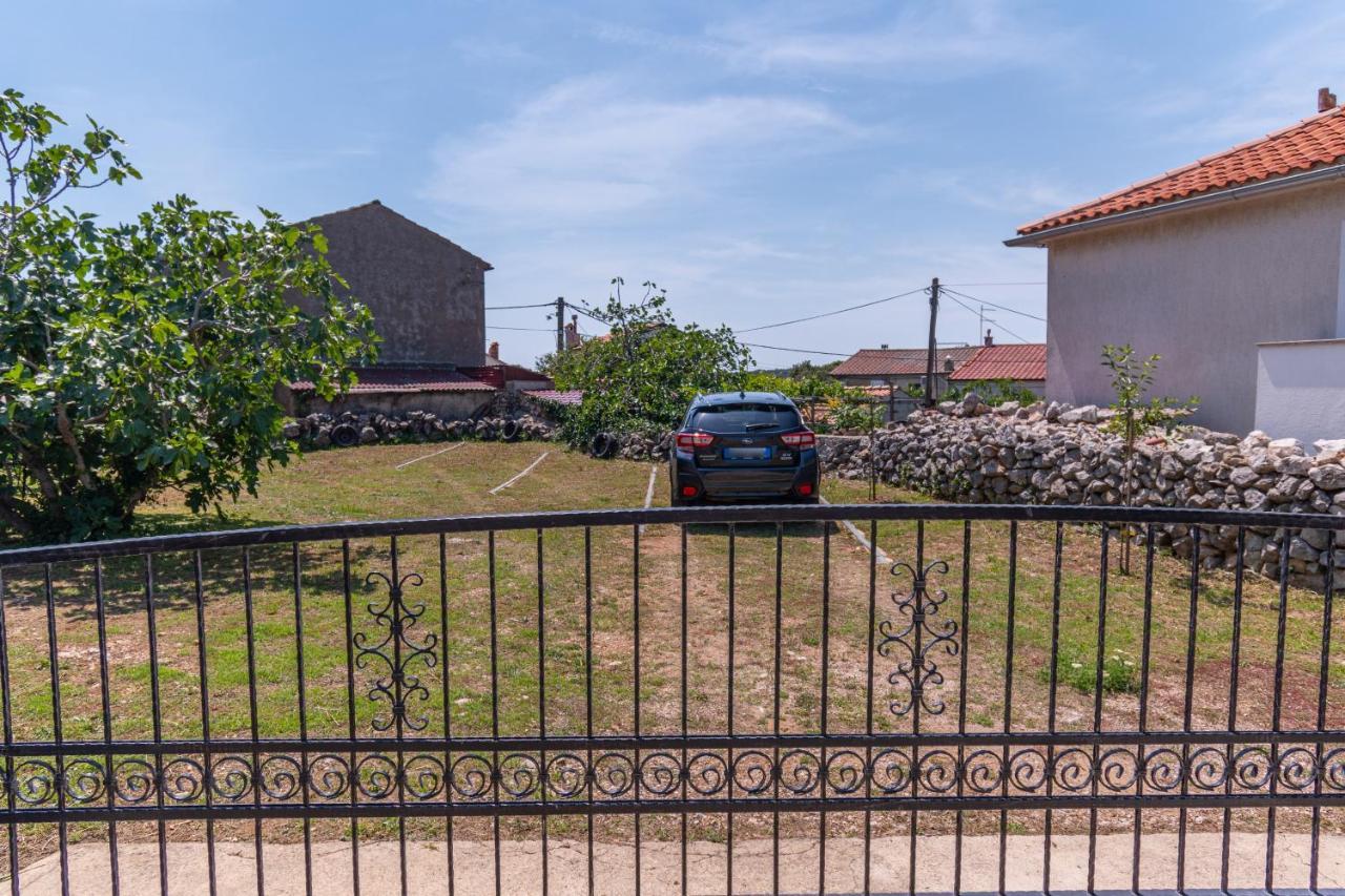 Apartments By The Sea Punat, Krk - 5351 Bagian luar foto