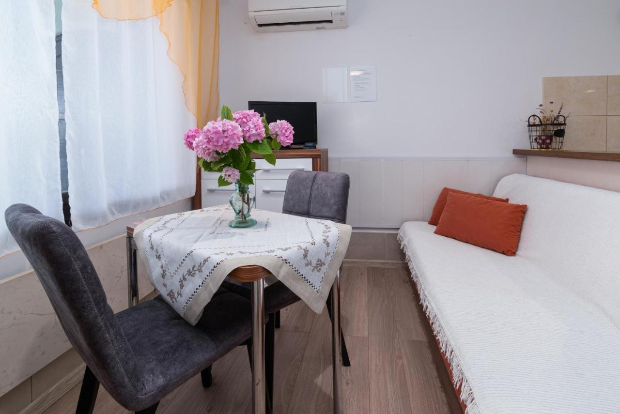 Apartments By The Sea Punat, Krk - 5351 Bagian luar foto