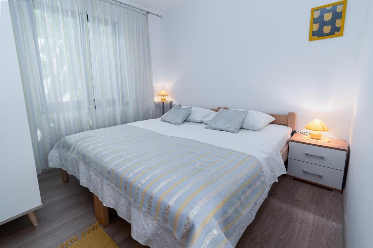 Apartments By The Sea Punat, Krk - 5351 Bagian luar foto